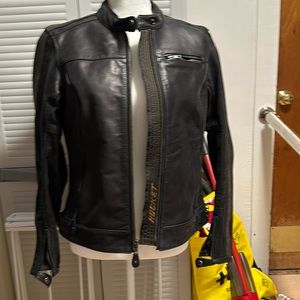 This is a great jacket to wear on the back of a Harley!